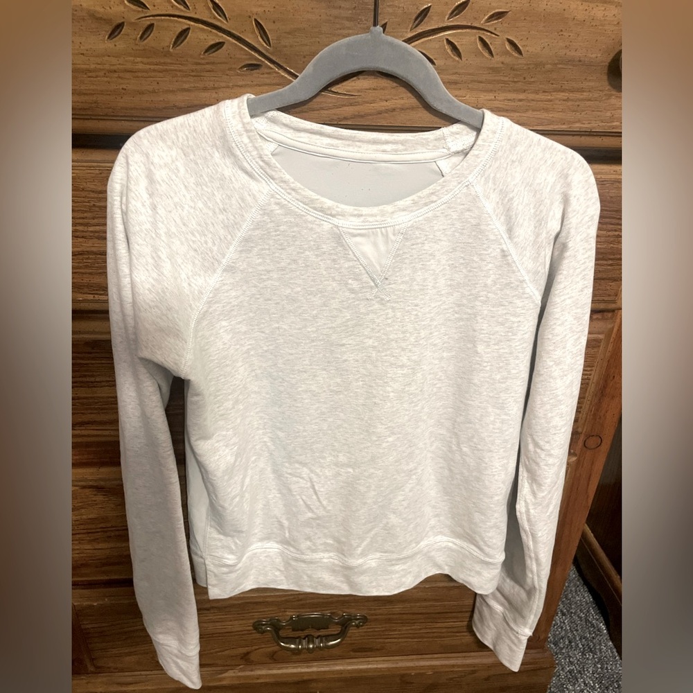Lululemon pullover light weight sweat shirt